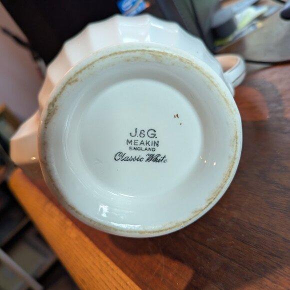 J.&G. Meakin Classic White Coffee Pot - Picture 3 of 3